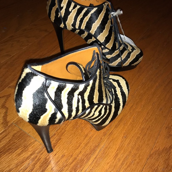 New Gucci Heels - Picture 3 of 7